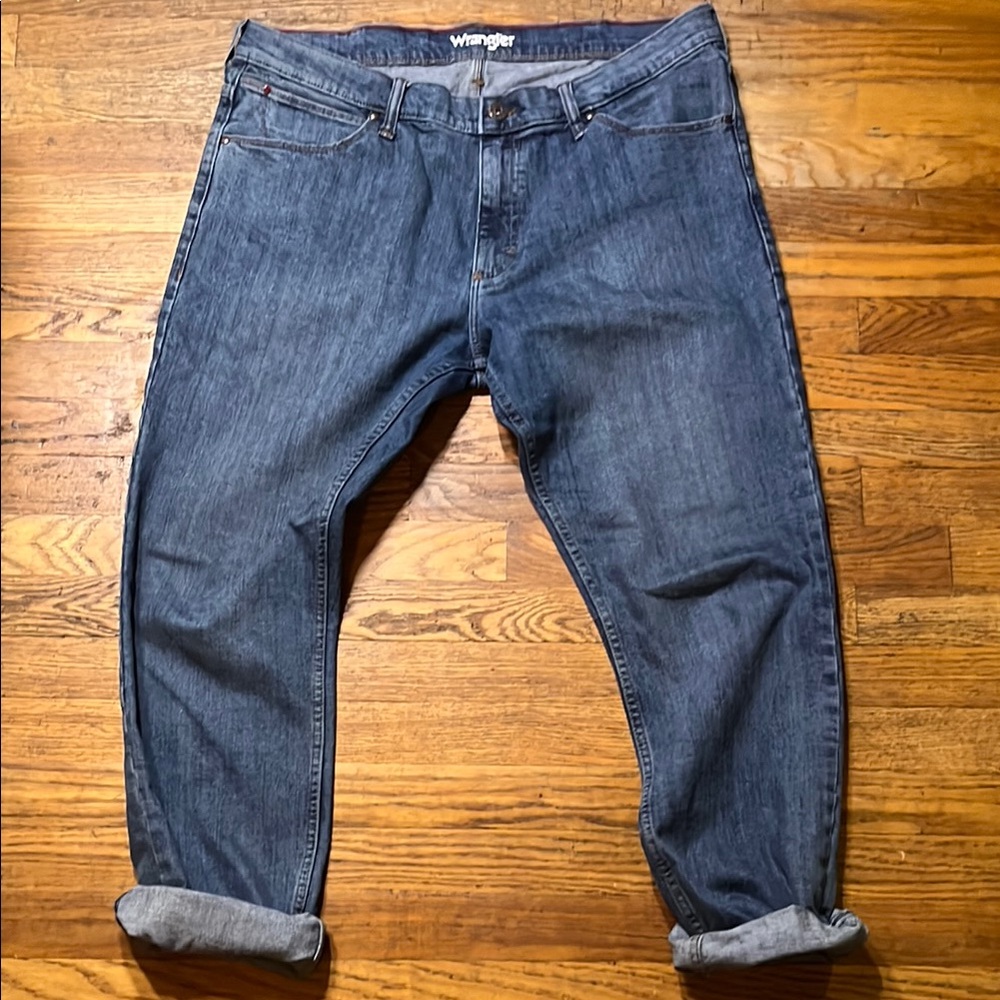 Wrangler Blue Relaxed Jeans Classic Fit